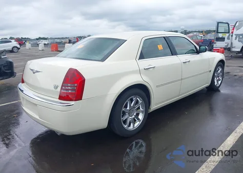 2006 Chrysler 300C из США, поврежденный, VIN 2C3KA63H06H441811